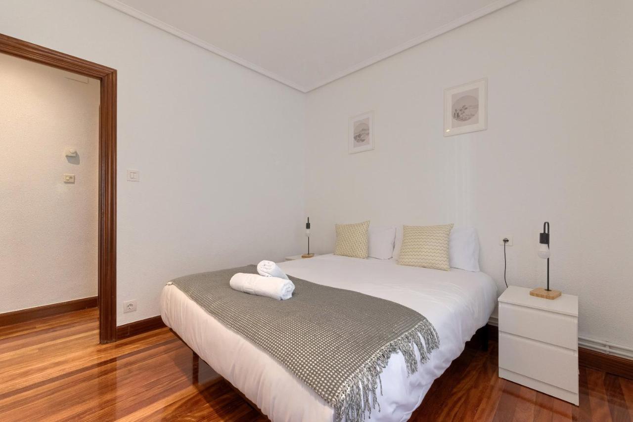 Vivienda Turistica Junto Al Ayuntamiento Leilighet Bilbao Eksteriør bilde